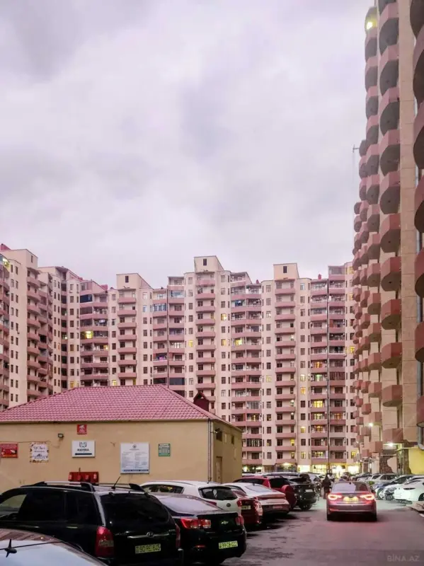 Kirayə verilir 2 otaqlı mənzil 104 m²