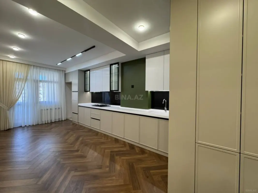 Satılır 3 otaqlı mənzil 126 m²