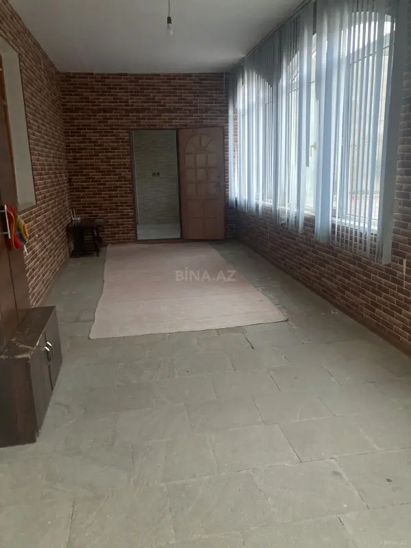 Satılır 7 otaqlı həyət evi 225 m²
