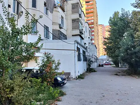 Satılır 2 otaqlı mənzil 75 m² — Bakı, İnşaatçılar 2 otaq 75.00 m²