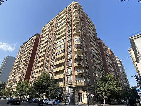 Satılır 3 otaqlı mənzil 95 m² — Bakı 3 otaq 95.00 m²