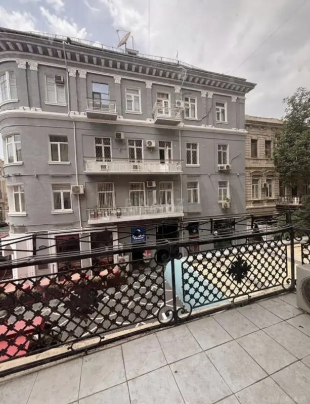 Kirayə verilir 1 otaqlı ofis 21 m²