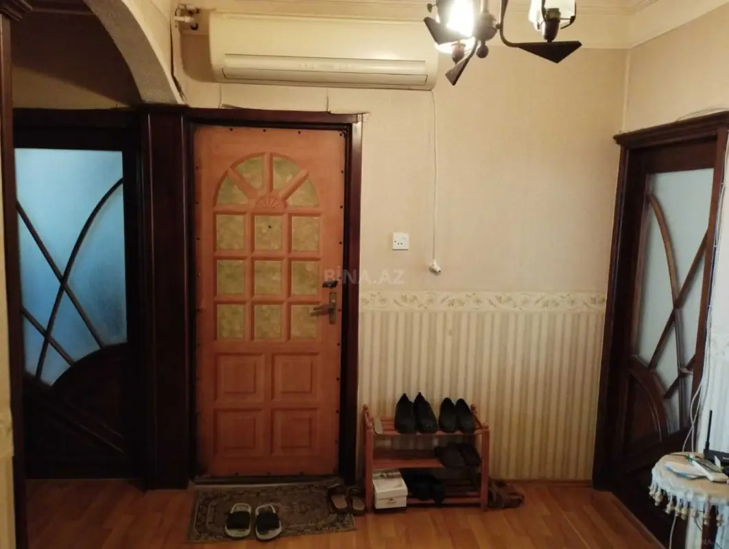 Satılır 4 otaqlı mənzil 110 m²
