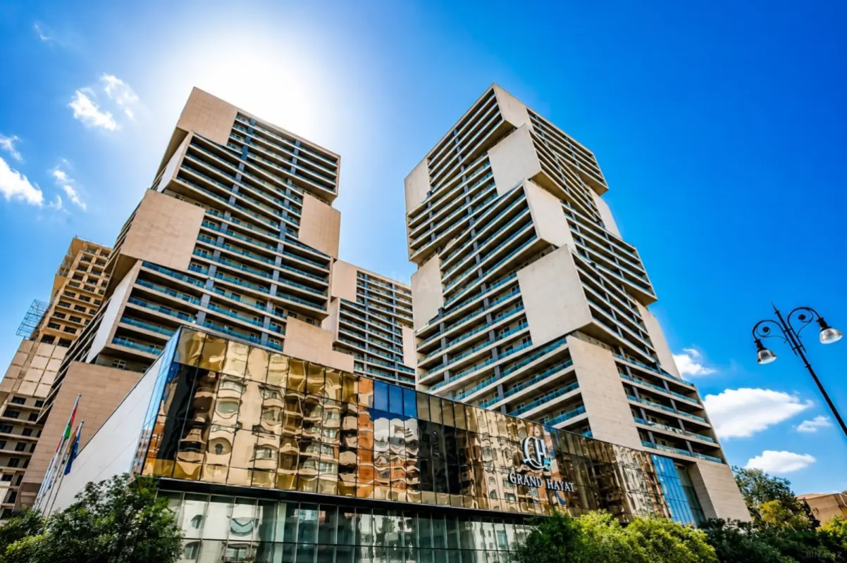 Kirayə verilir 2 otaqlı mənzil 103 m²