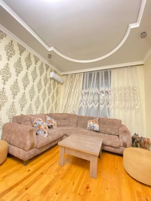 Kirayə verilir 5 otaqlı həyət evi 200 m²