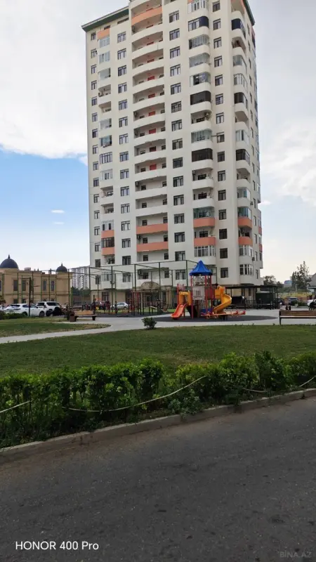 Kirayə verilir 2 otaqlı mənzil 97.7 m²