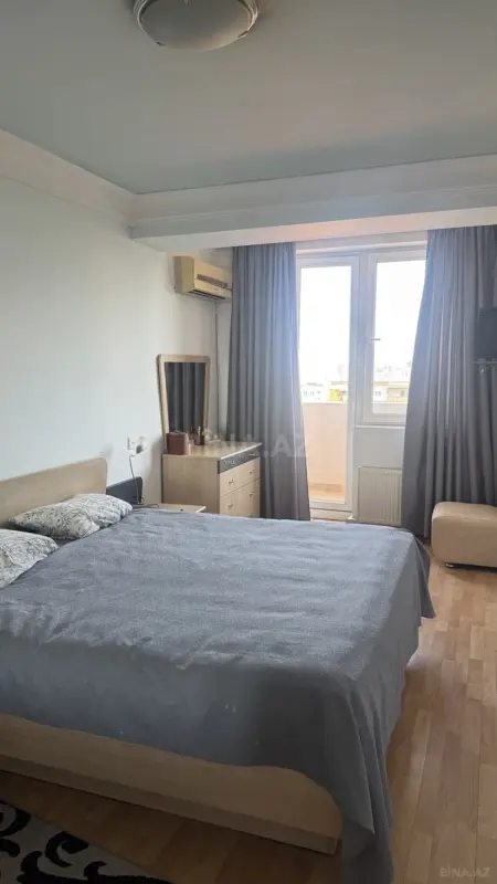 Kirayə verilir 2 otaqlı mənzil 90 m²