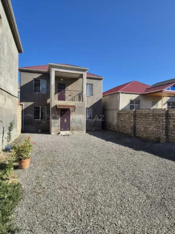 Satılır 6 otaqlı həyət evi 180 m²