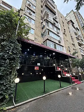 Kirayə verilir obyekt 210 m² — Bakı 210.00 m²