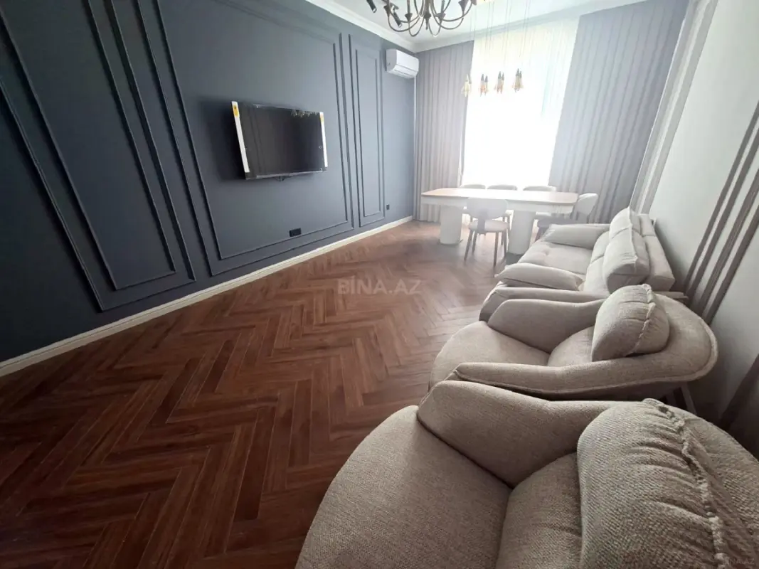 Kirayə verilir 2 otaqlı mənzil 90 m²