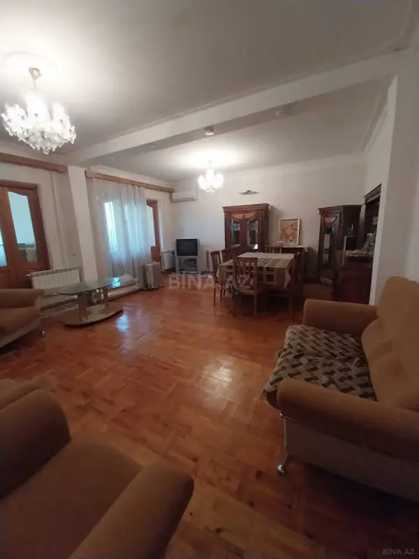 Satılır 5 otaqlı mənzil 120 m²