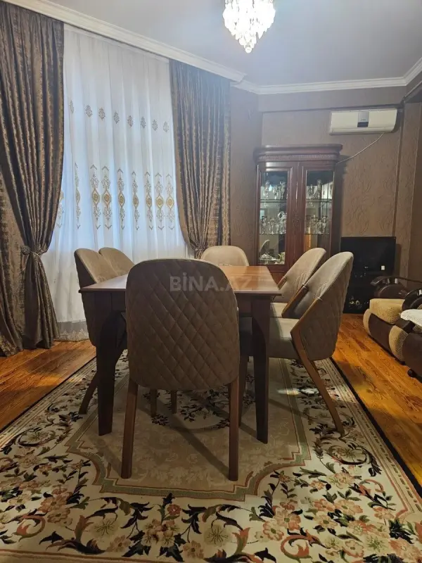 Kirayə verilir 2 otaqlı mənzil 75 m²