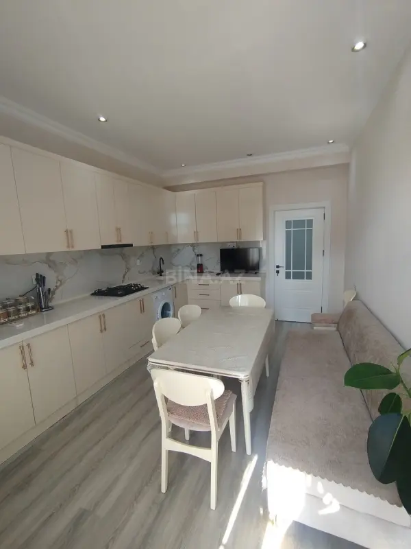 Satılır 3 otaqlı mənzil 102 m²