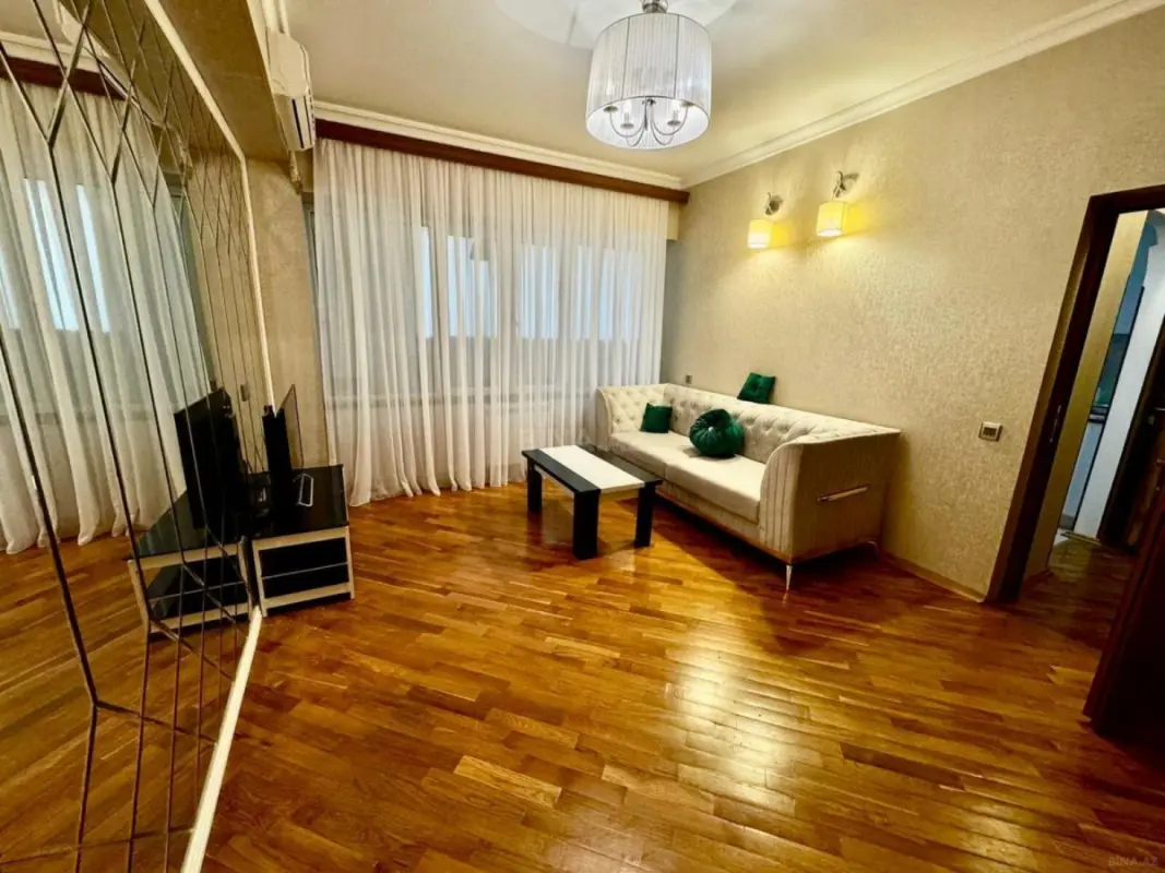 Kirayə verilir 2 otaqlı mənzil 75 m²