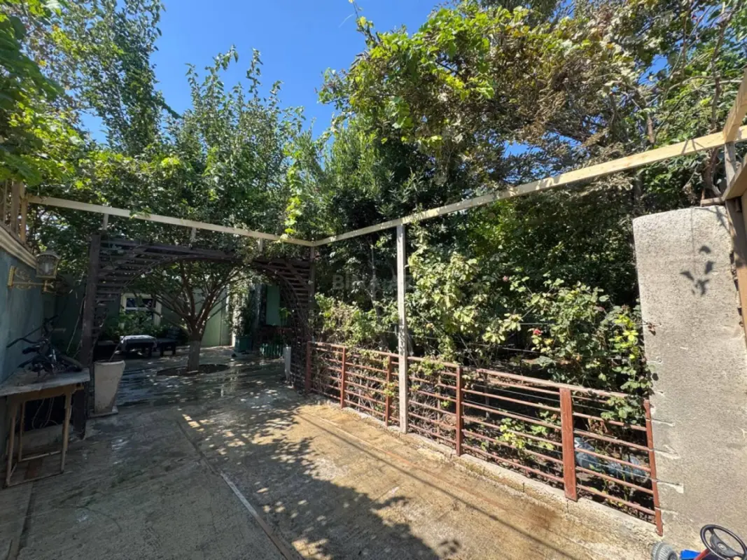 Satılır 4 otaqlı həyət evi 350 m²