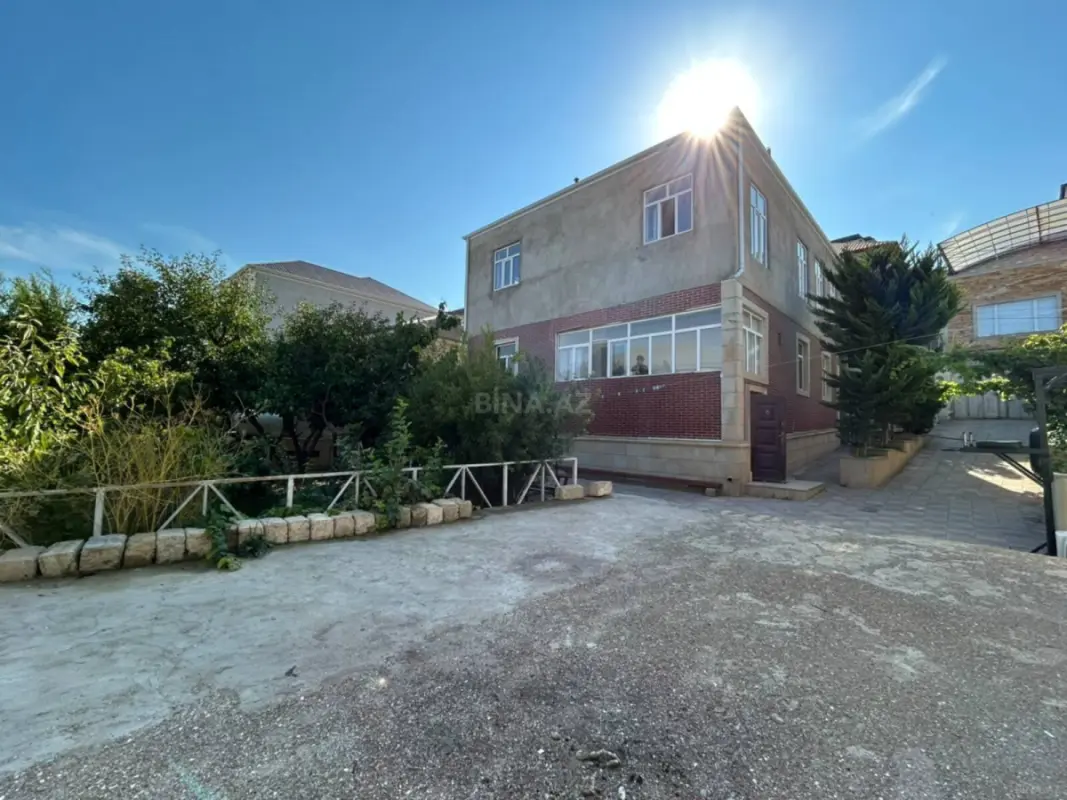 Satılır 6 otaqlı həyət evi 270 m²
