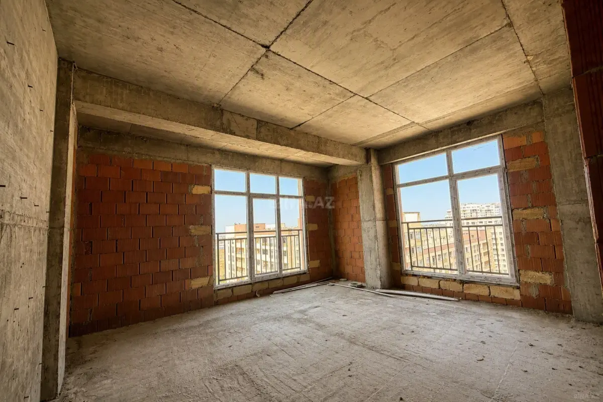 Satılır 2 otaqlı mənzil 84.3 m²