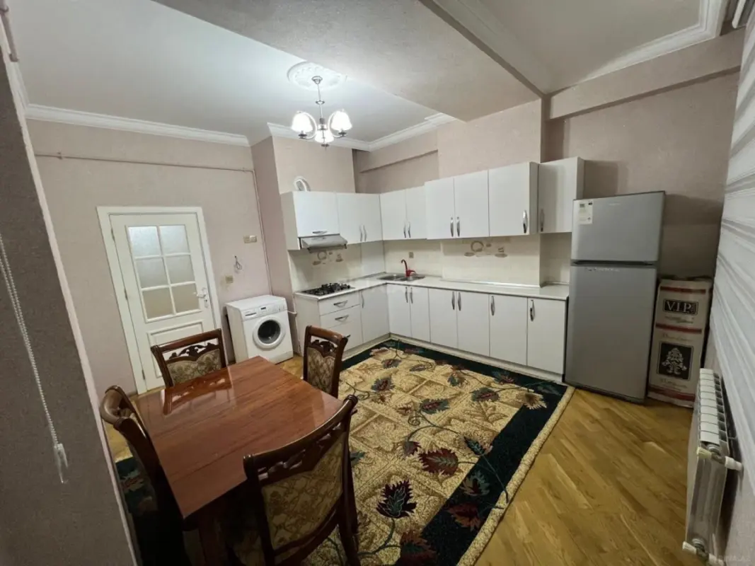 Kirayə verilir 2 otaqlı mənzil 100 m²
