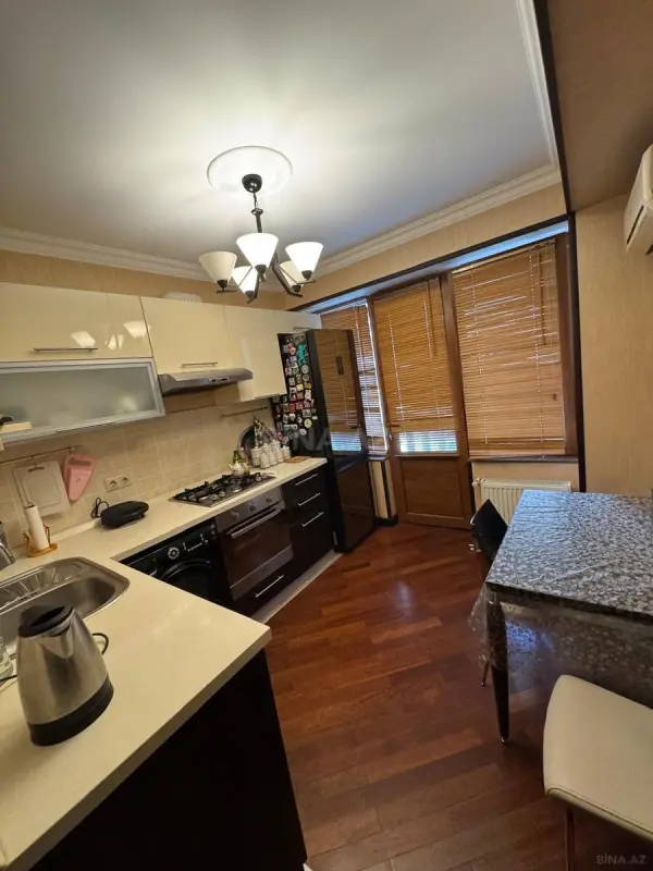 Kirayə verilir 2 otaqlı mənzil 75 m²