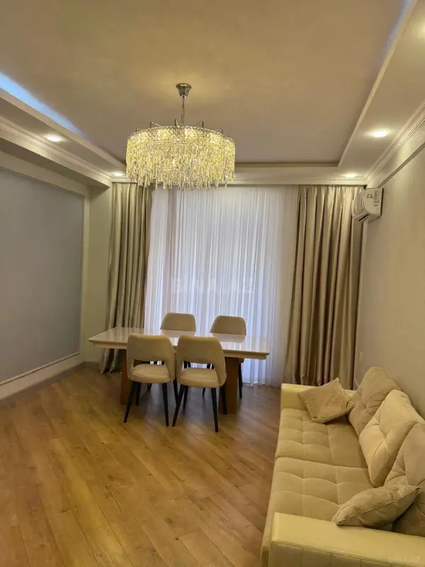 Kirayə verilir 2 otaqlı mənzil 114 m²