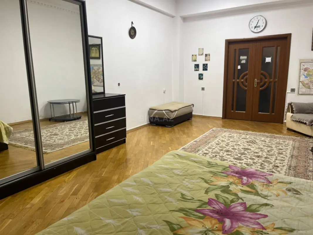 Kirayə verilir 2 otaqlı mənzil 98 m²