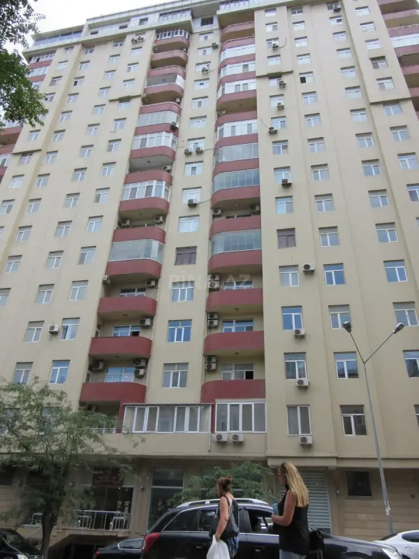 Satılır 2 otaqlı mənzil 72.5 m²