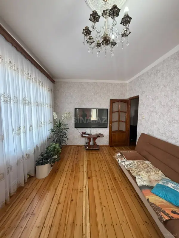 Kirayə verilir 4 otaqlı mənzil 100 m²