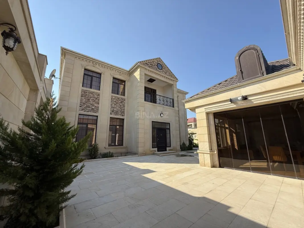Satılır 8 otaqlı həyət evi 400 m²