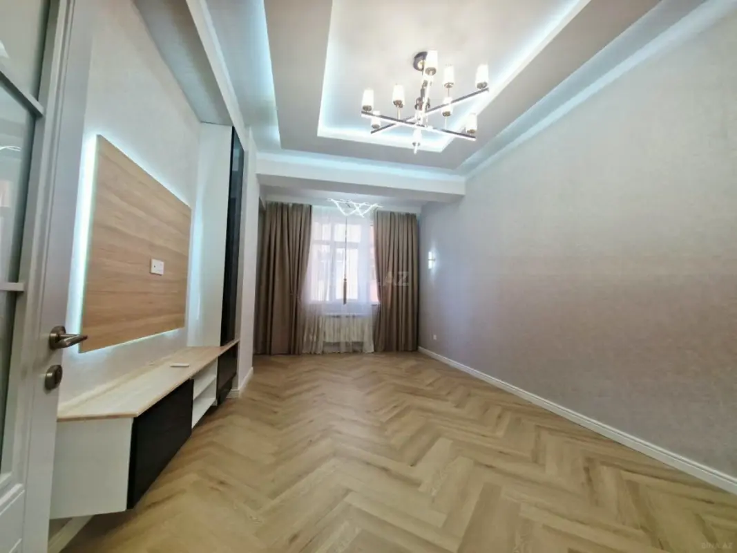 Satılır 3 otaqlı mənzil 103 m²