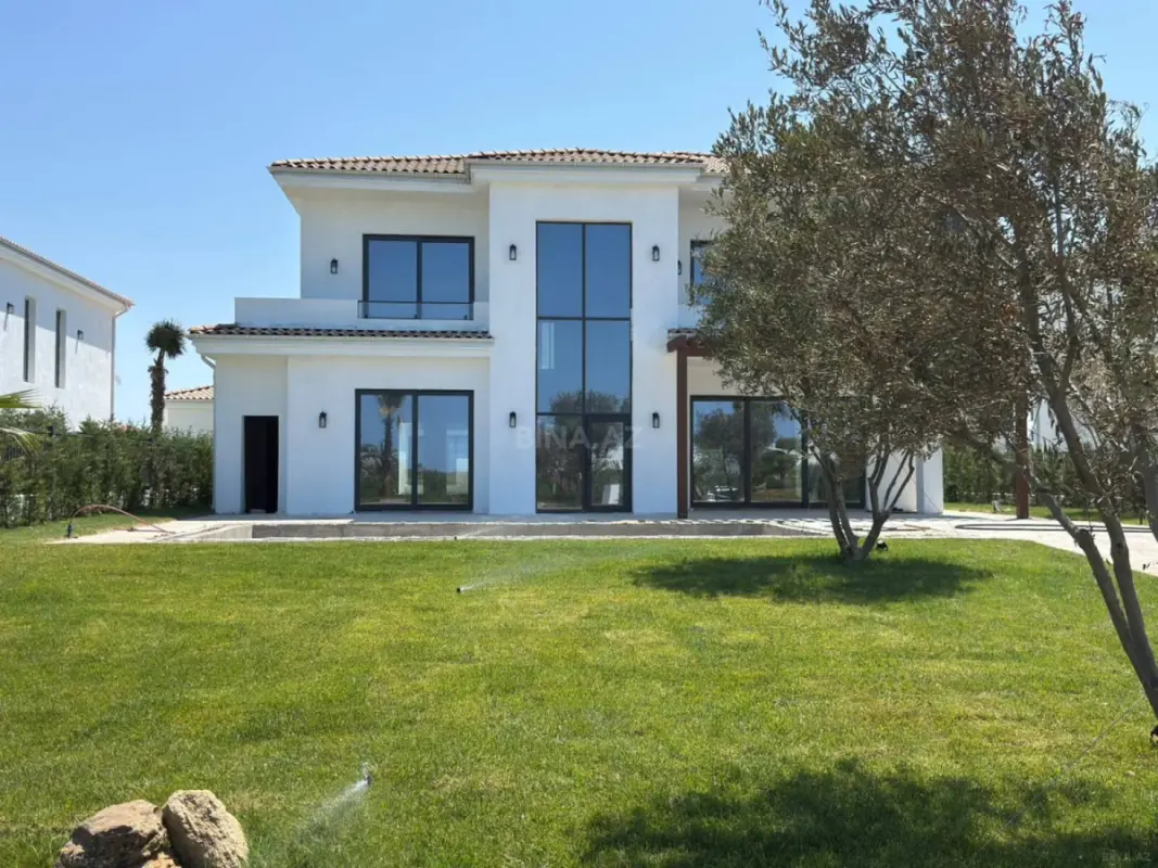 Satılır 6 otaqlı həyət evi 450 m²
