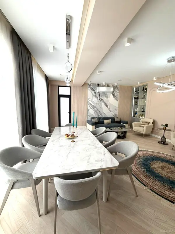 Kirayə verilir 4 otaqlı mənzil 155 m²