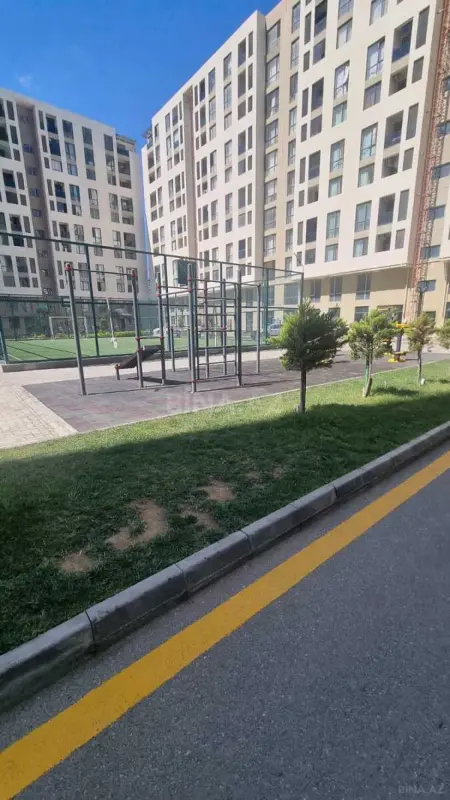 Satılır 4 otaqlı mənzil 138 m²