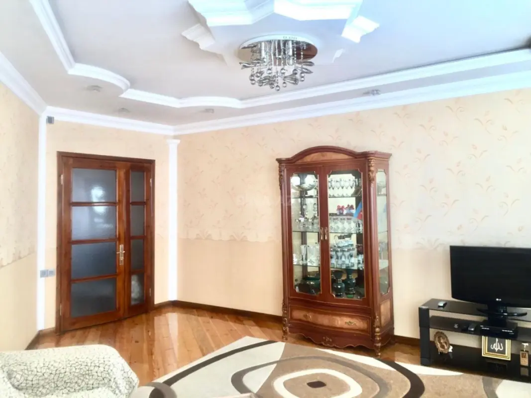 Satılır 3 otaqlı mənzil 107 m²