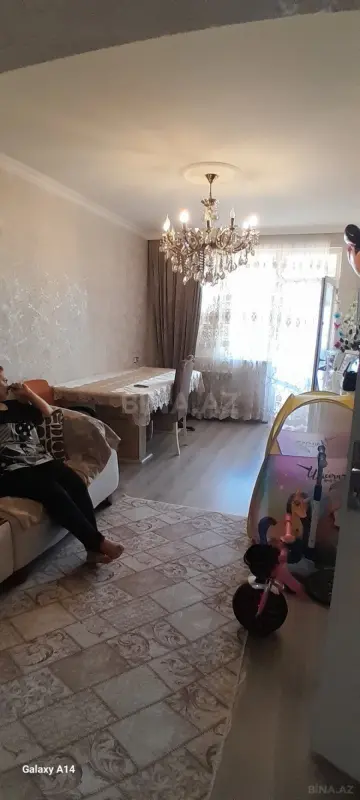 Satılır 2 otaqlı mənzil 82 m²