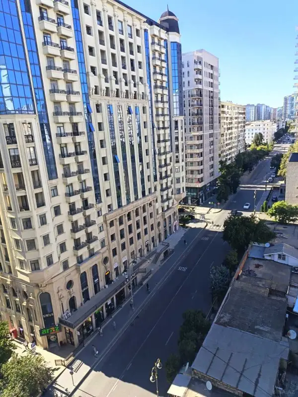 Kirayə verilir 3 otaqlı mənzil 150 m²