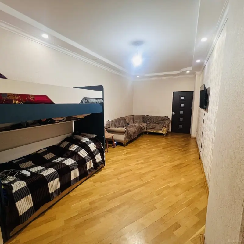 Satılır 2 otaqlı mənzil 68 m²