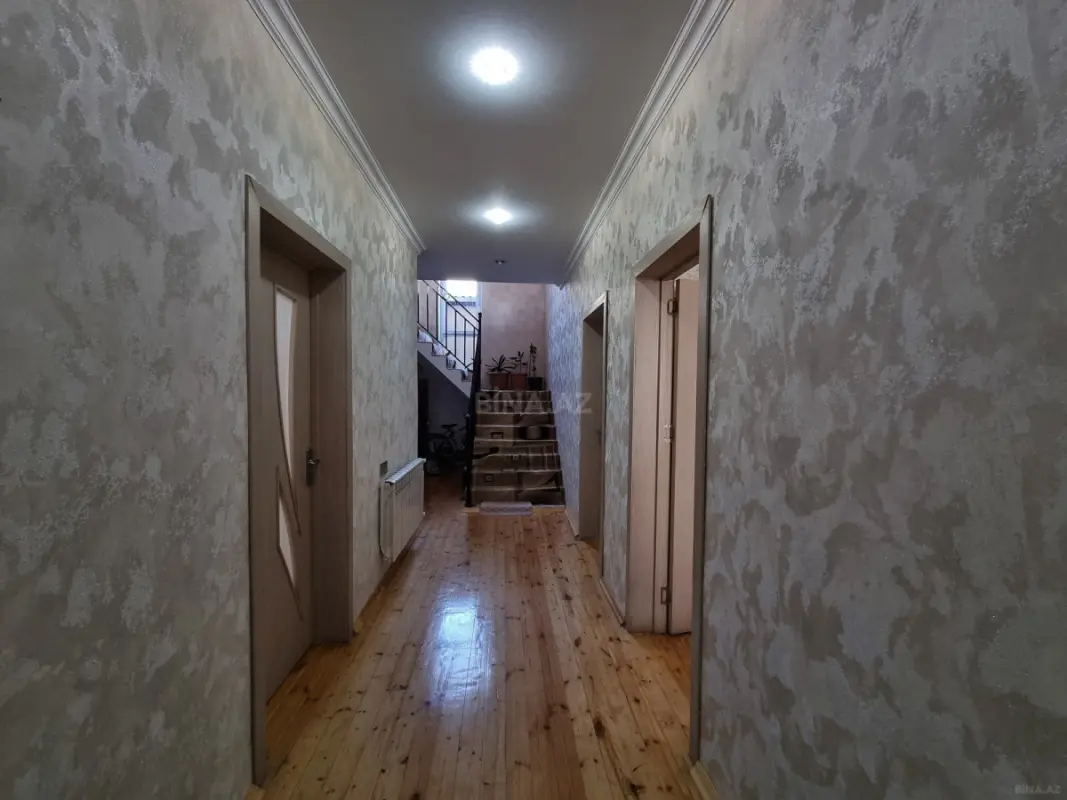 Satılır 5 otaqlı həyət evi 220 m²