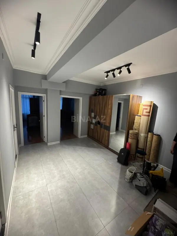 Satılır 3 otaqlı mənzil 105 m²