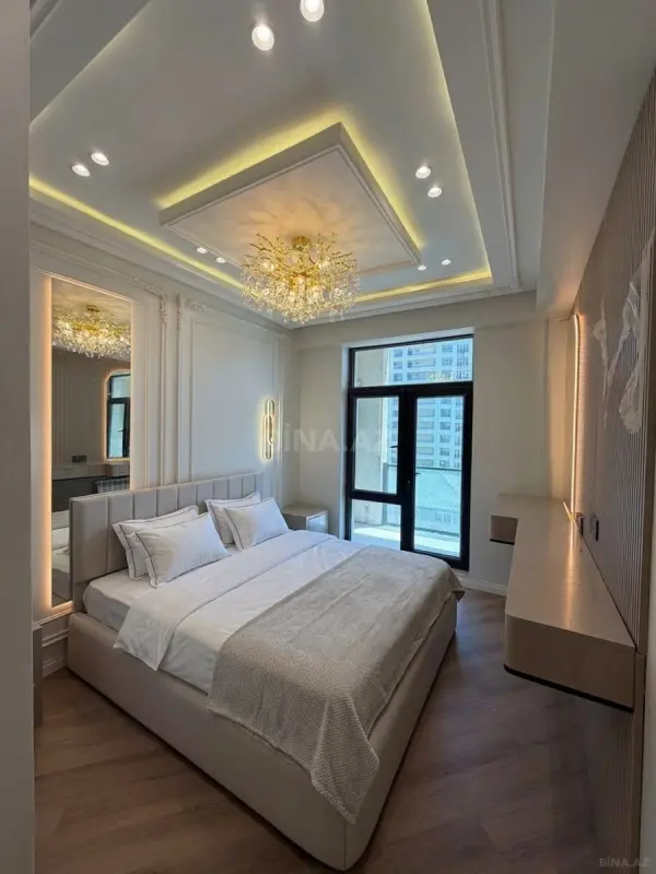 Kirayə verilir 4 otaqlı mənzil 140 m²