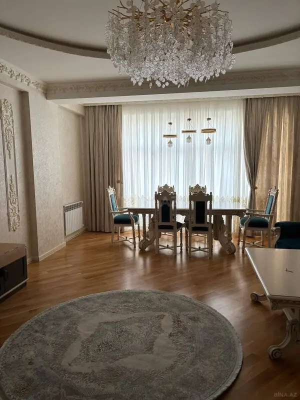 Kirayə verilir 3 otaqlı mənzil 120 m²