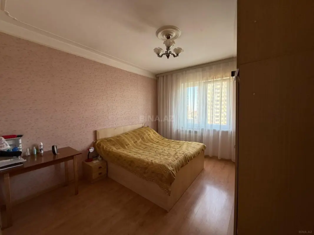 Satılır 4 otaqlı mənzil 100 m²