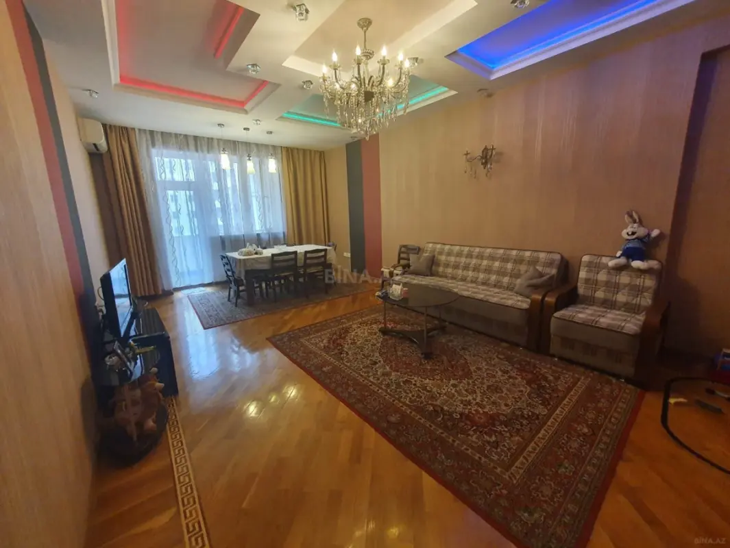 Satılır 4 otaqlı mənzil 154 m²