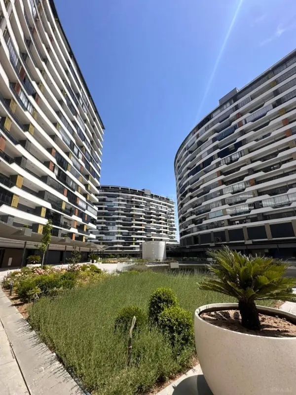 Satılır 2 otaqlı mənzil 72 m²