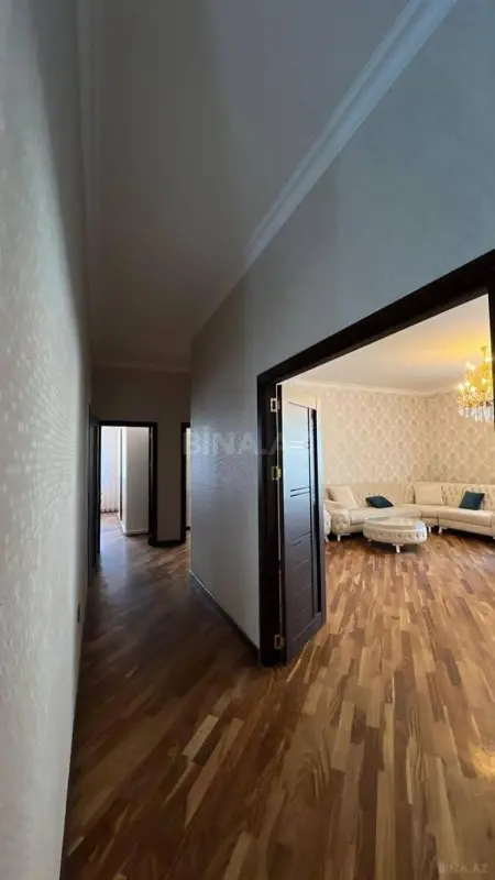Kirayə verilir 3 otaqlı mənzil 150 m²
