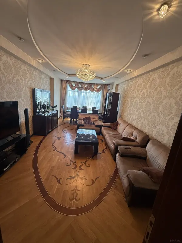 Satılır 4 otaqlı mənzil 128 m²