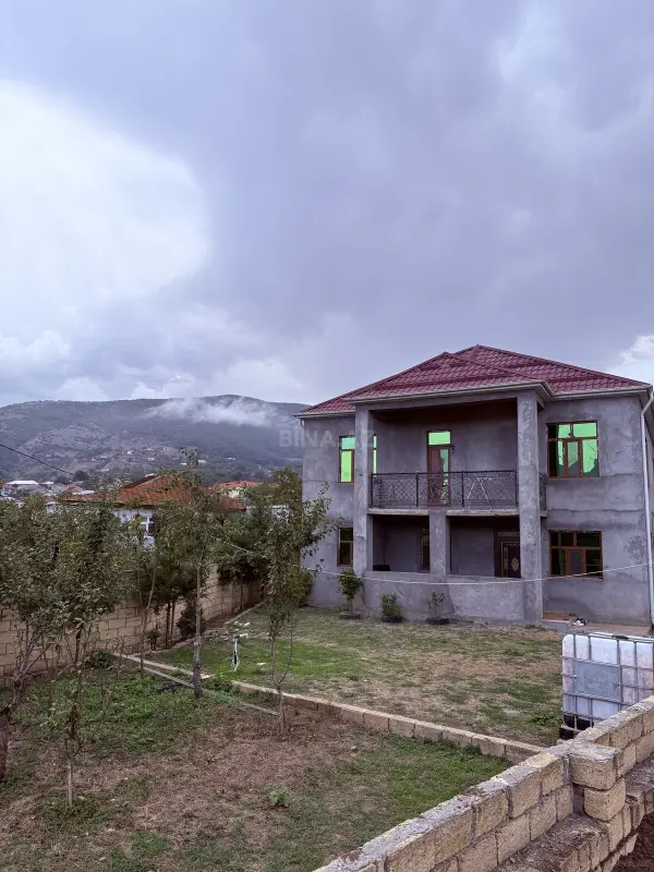 Satılır 4 otaqlı həyət evi 120 m²