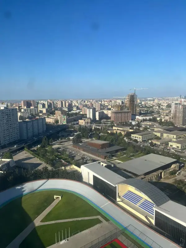 Satılır 5 otaqlı mənzil 145 m²