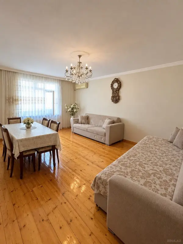 Satılır 2 otaqlı mənzil 83 m²