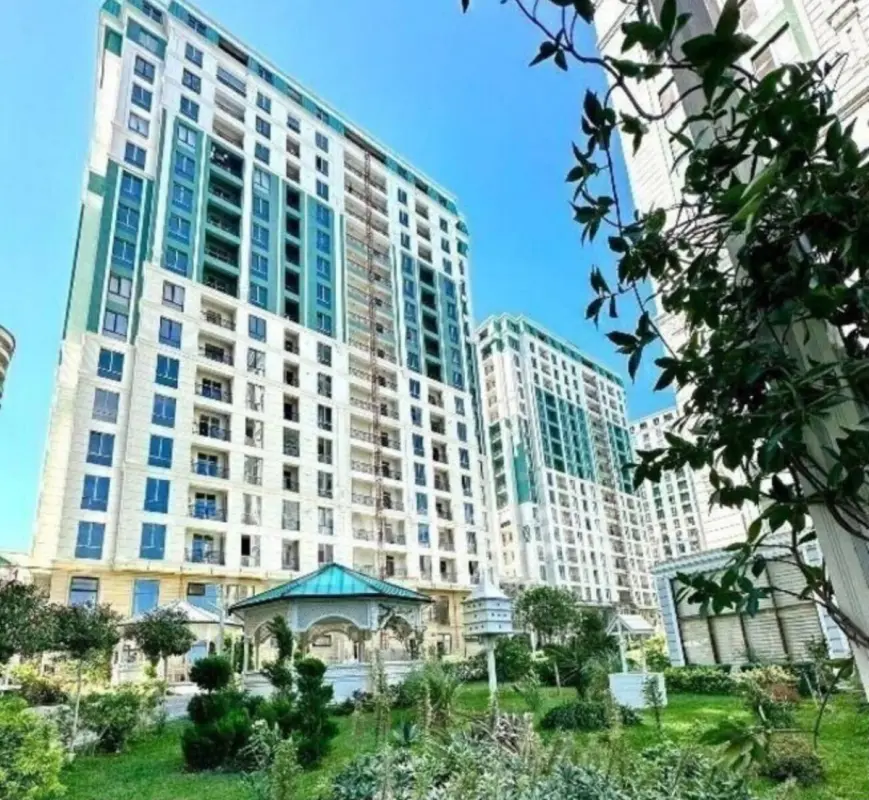 Satılır 2 otaqlı mənzil 92 m²