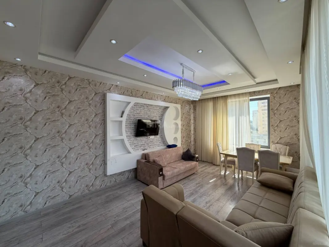 Satılır 2 otaqlı mənzil 92 m²
